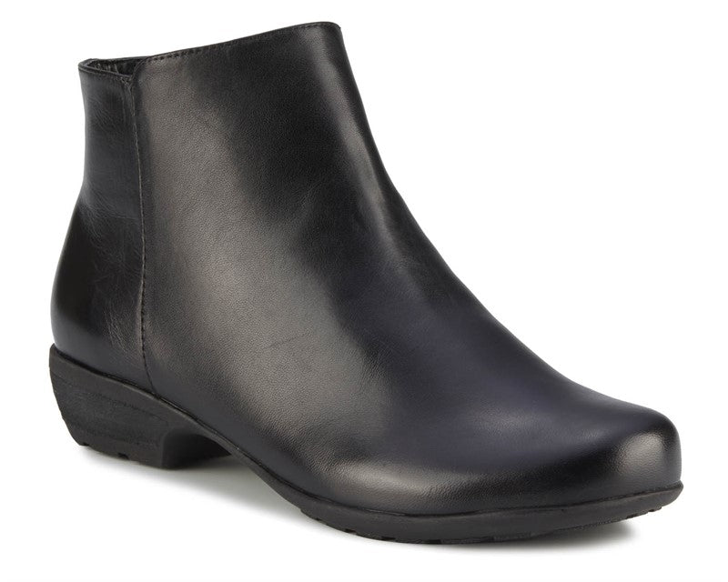 Ros Hommerson Ezra Women's Wide Wide Leather Bootie