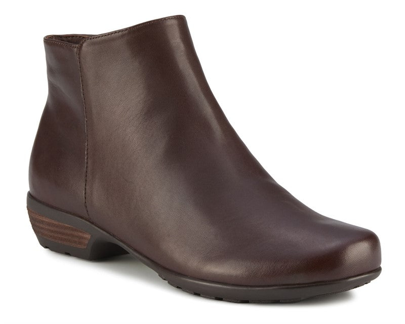 Ros Hommerson Ezra Women's Wide Wide Leather Bootie